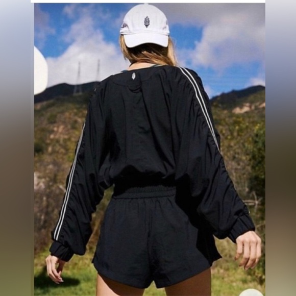 NWOT FREE PEOPLE MOVEMENT ONESIE LONG SLEEVE TRACK SUIT SIZE M - Picture 1 of 8